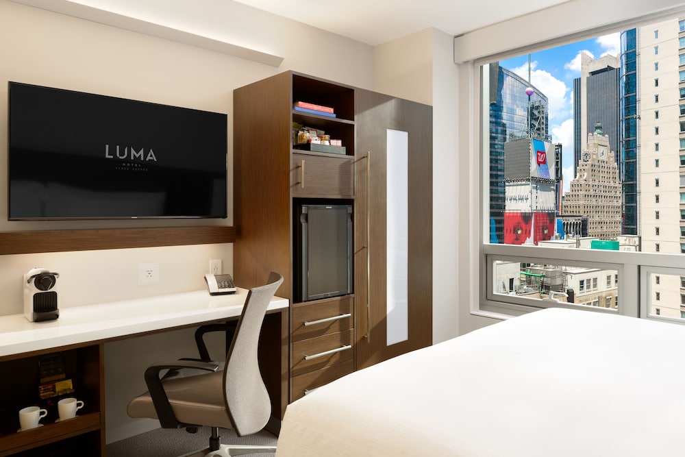 Luma Hotel Times Square 12/23