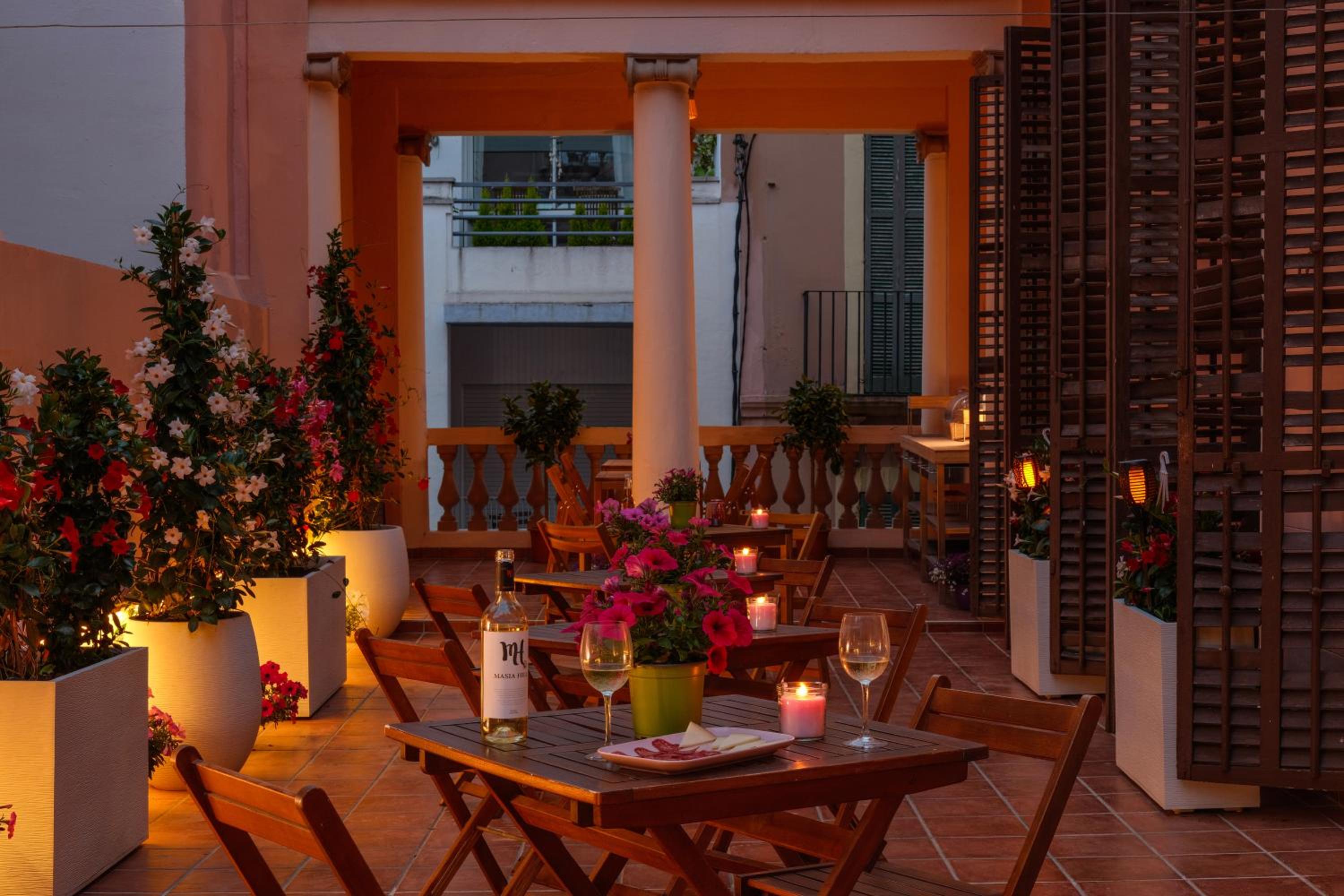 Antonios Hostal 23/25