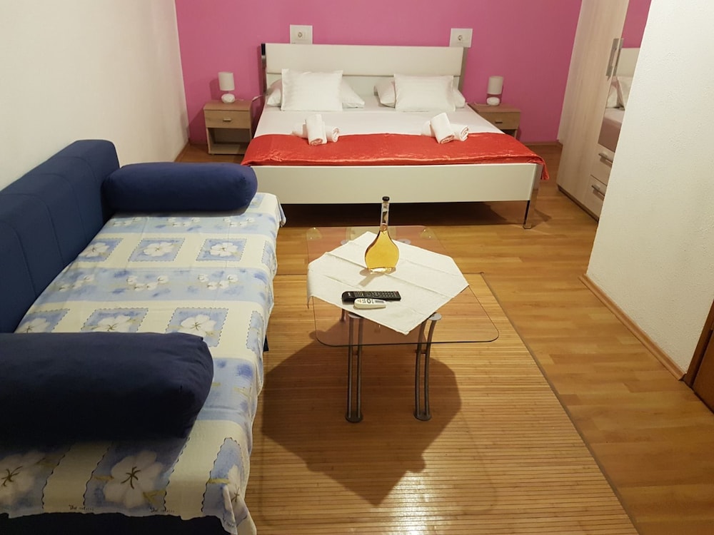 Villa Angela 44/80