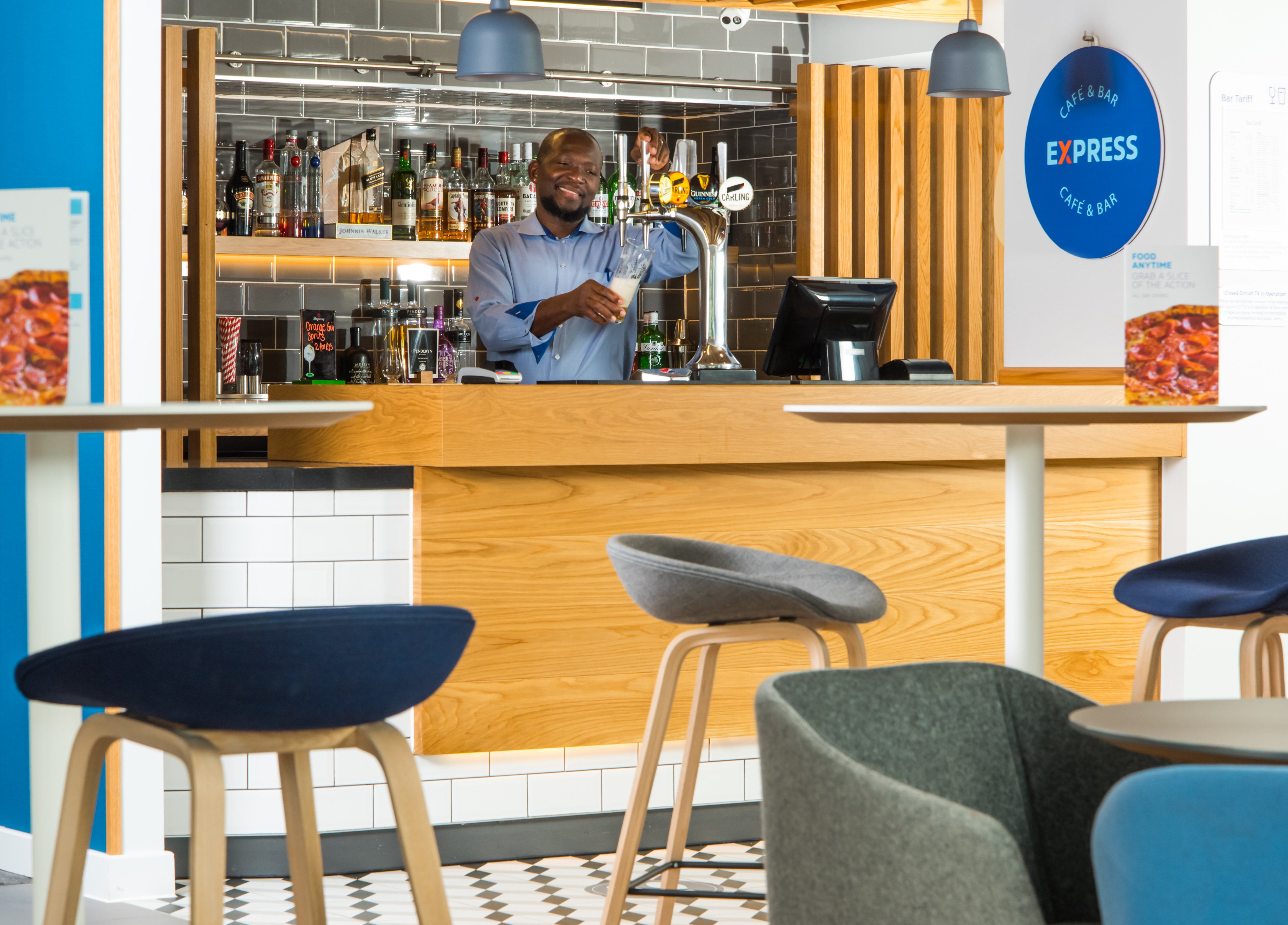 HOLIDAY INN EXPRESS CARDIFF BAY 27/39