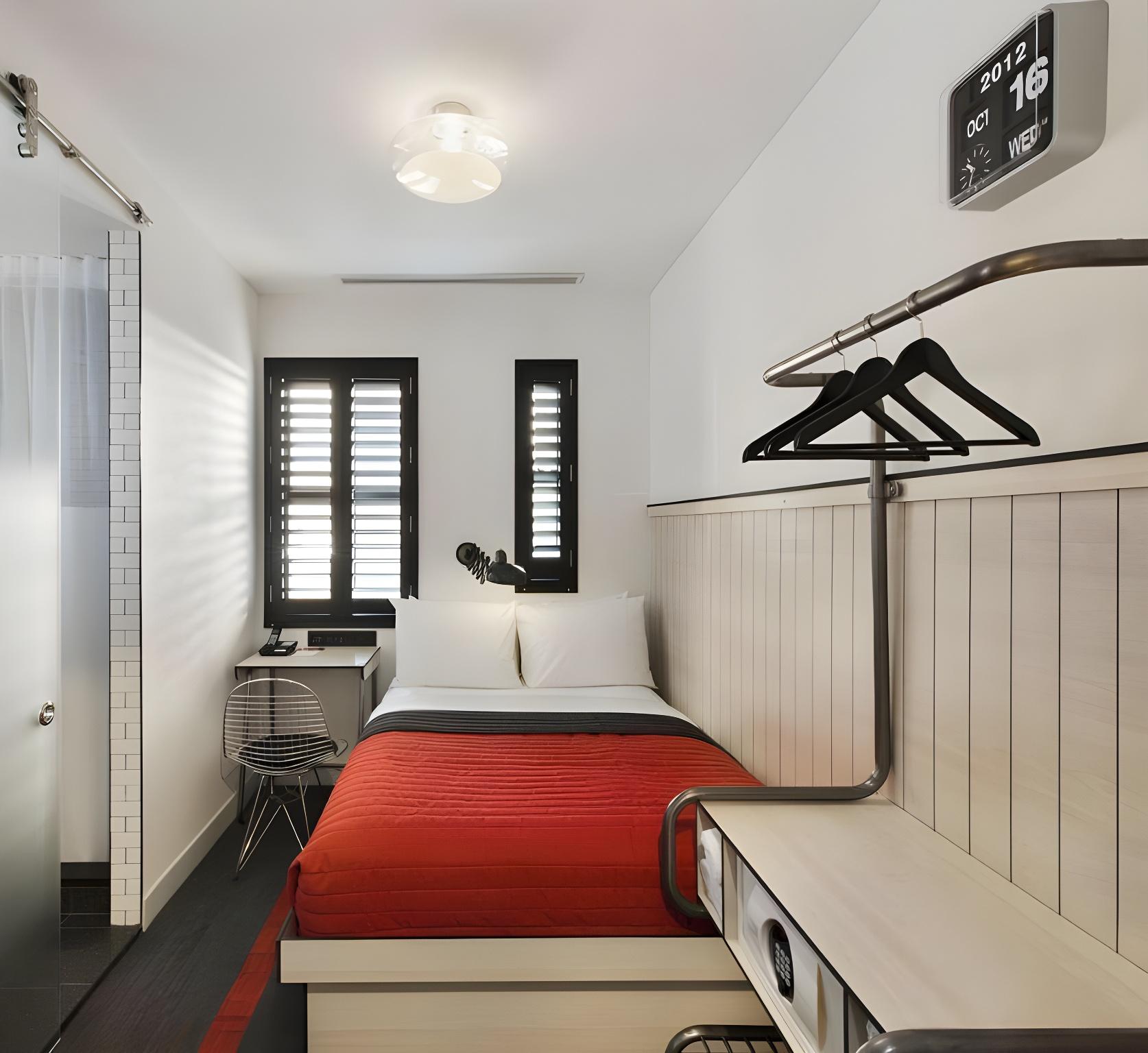 Pod, 2 Queen Beds