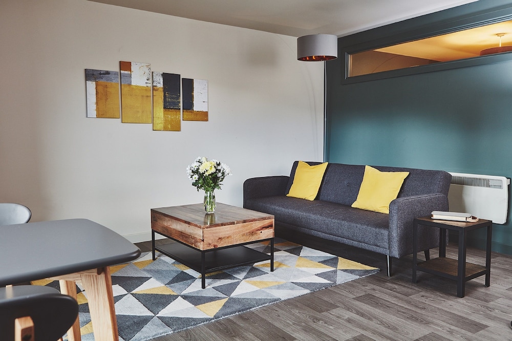 The Ranald Hotel 27/41