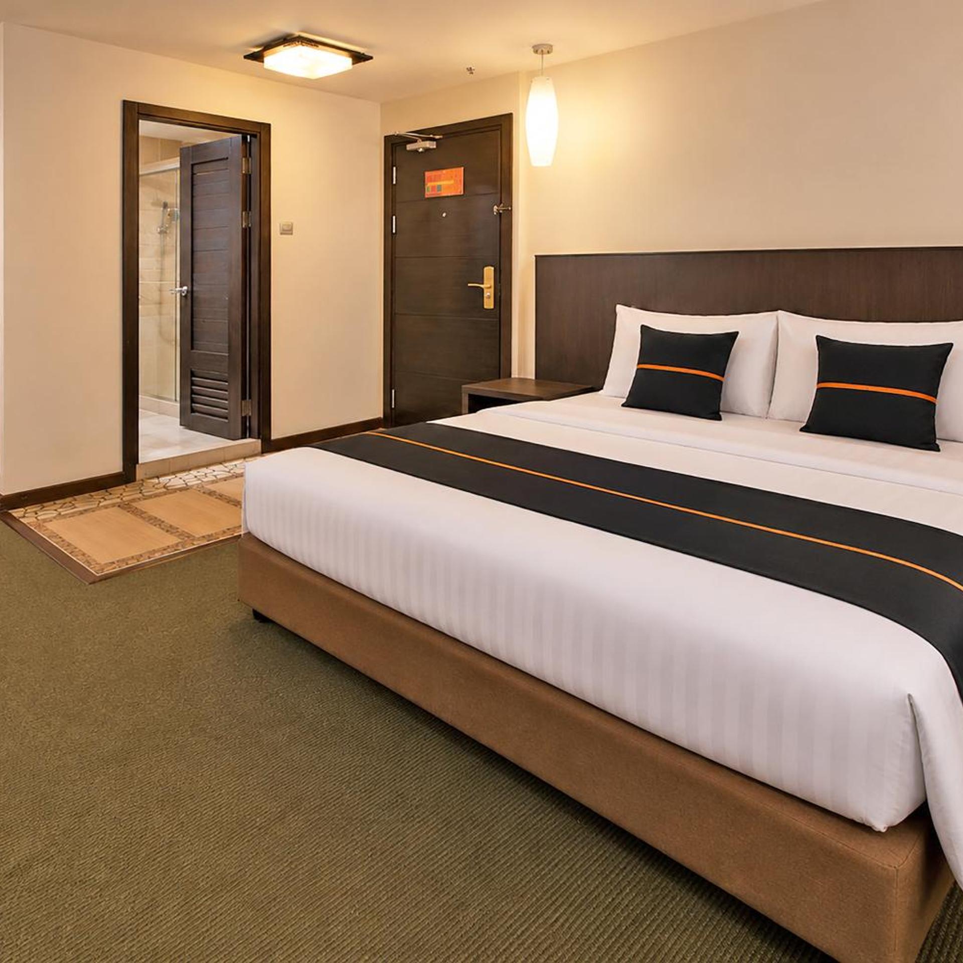 OYO 89411 900 Inn 14/50