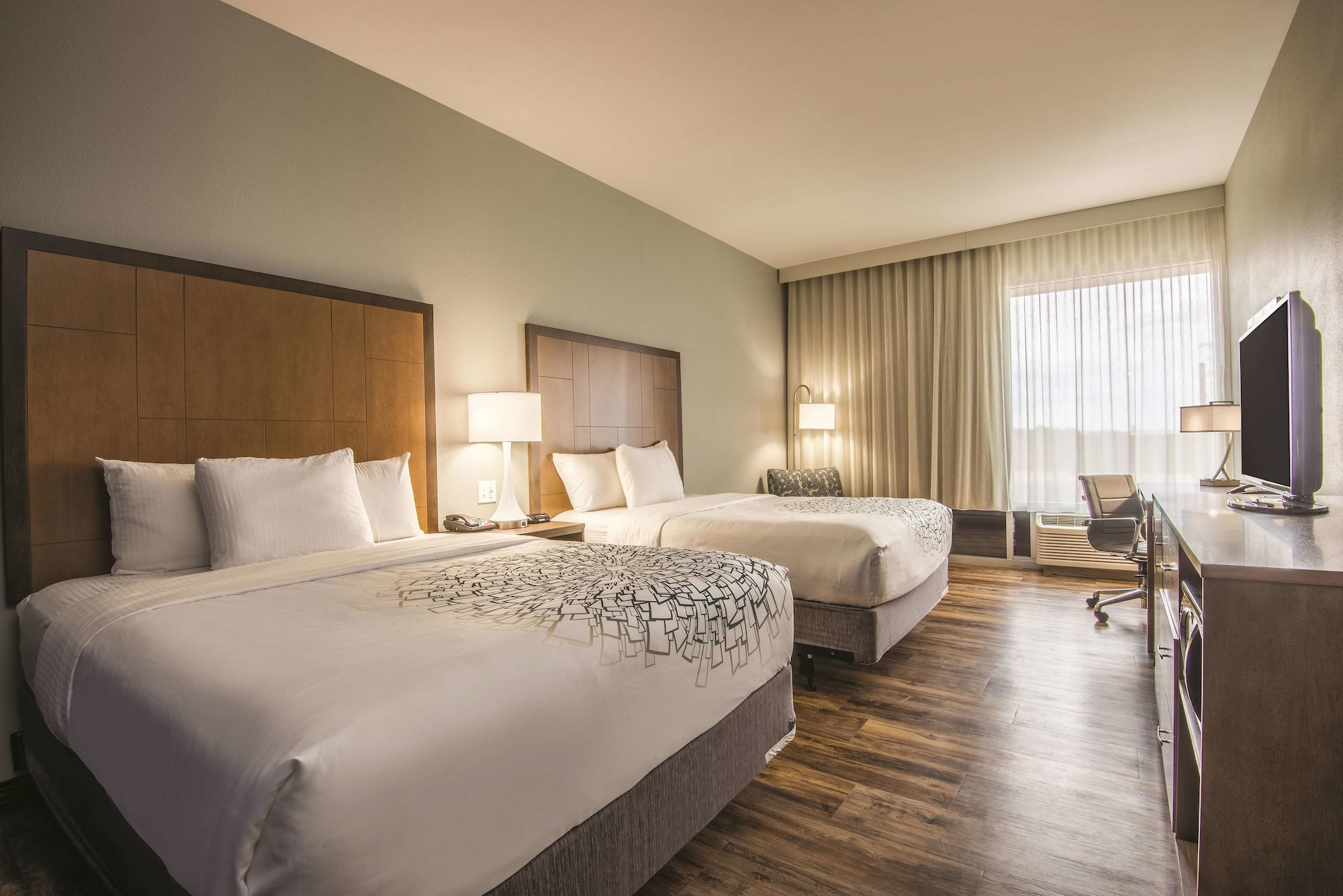 ROOM, 2 QUEEN BEDS, WITH VIEW