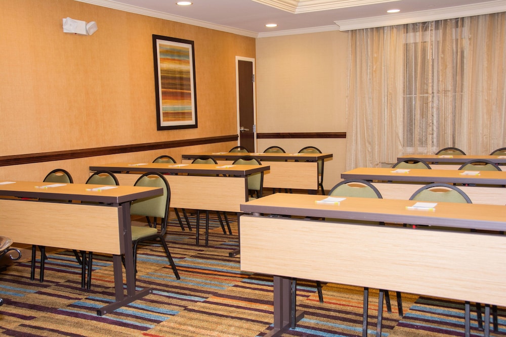 Fairfield Inn Suites Butler 36/50