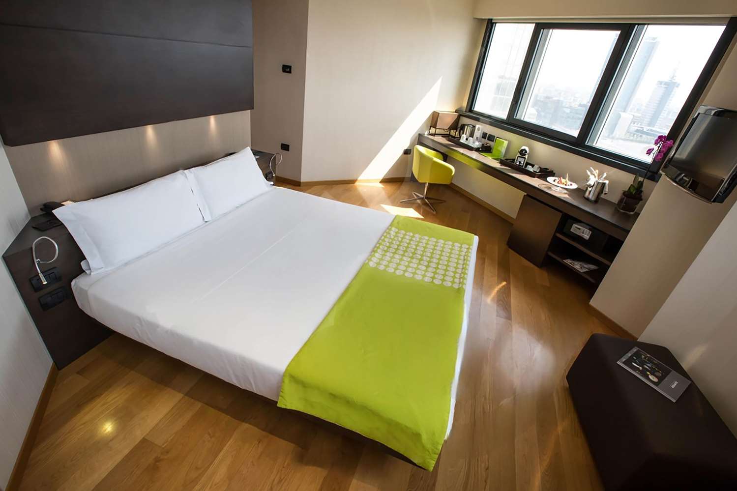 SUPERIOR, KING BED