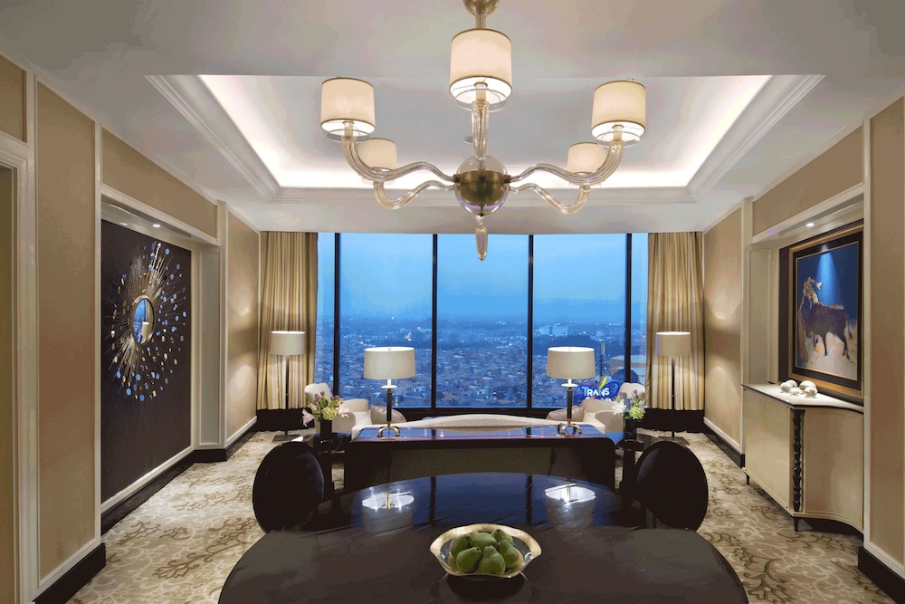 The Trans Luxury Hotel 42/73