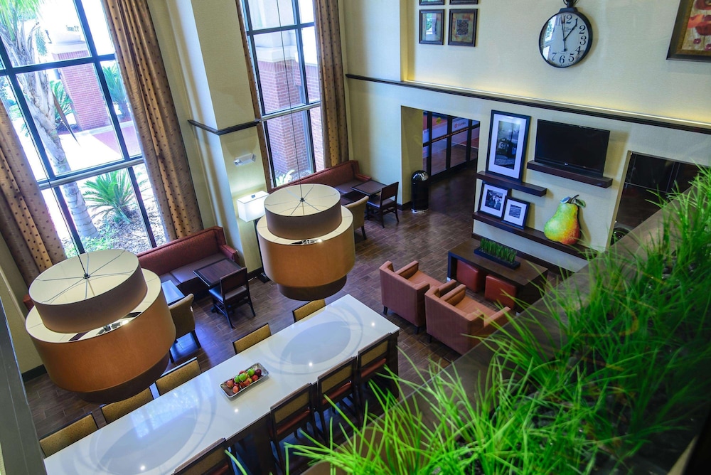 Hampton Inn Houston-Pearland 49/81