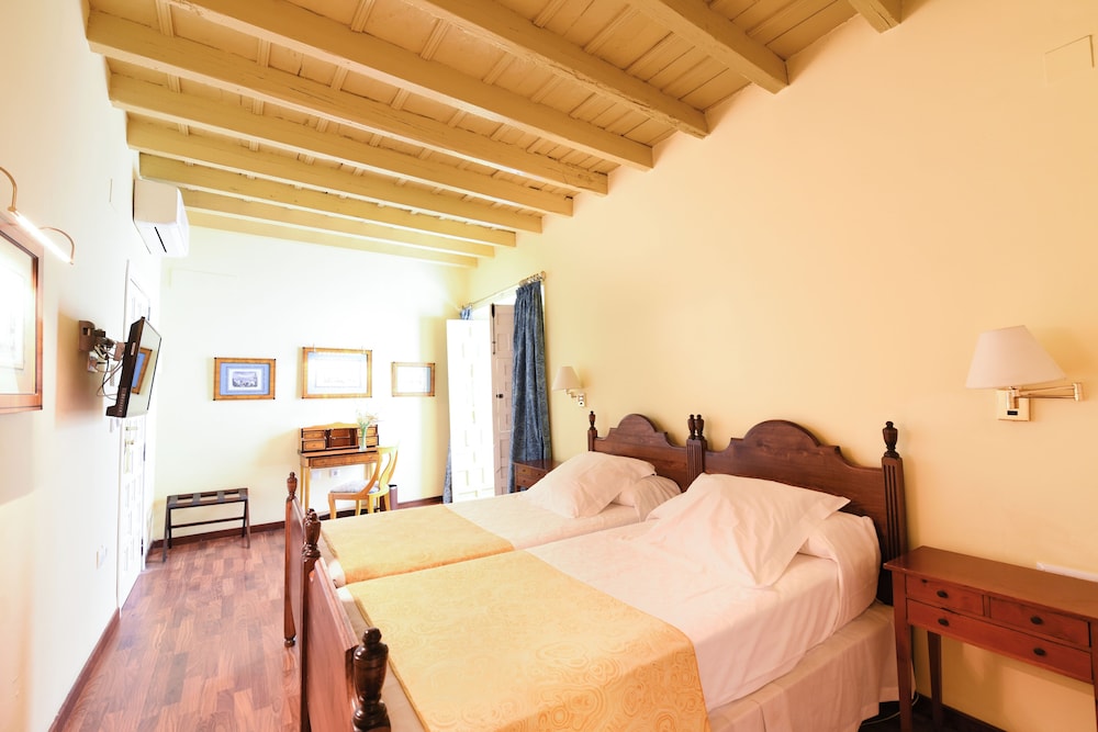 Basic Double Room (Annex), Las Casas De La Juderia Sevilla 5/10