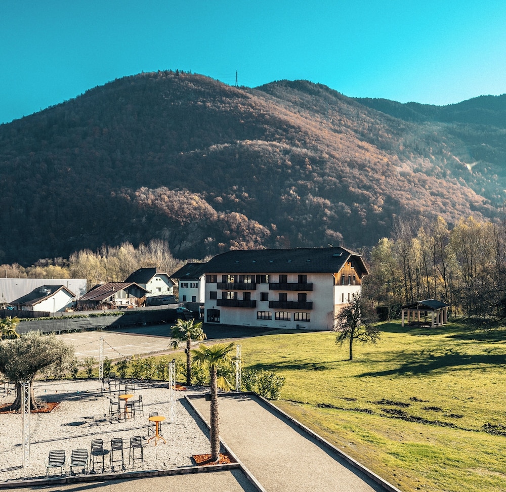 Base Camp Lodge Albertville 55/58