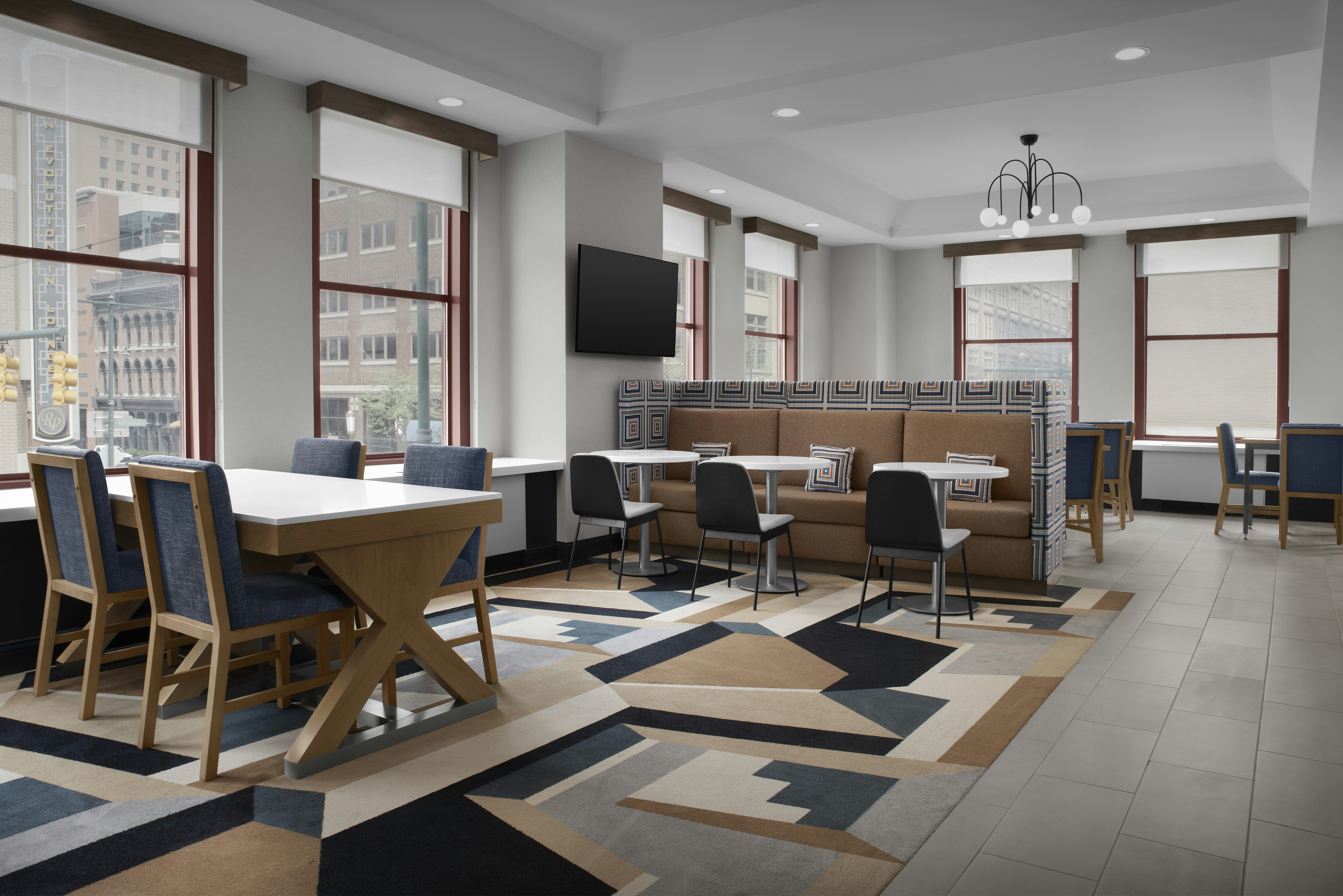 Hampton Inn Indianapolis Downtown Across From Circle Centre 71/75