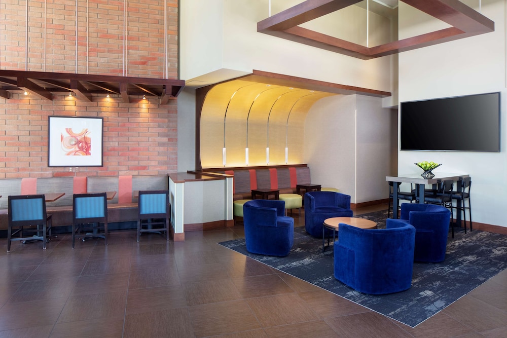 Hyatt Place Phoenix Mesa 52/56