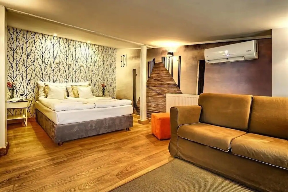 Stare Kino- Cinema Residence 9/50
