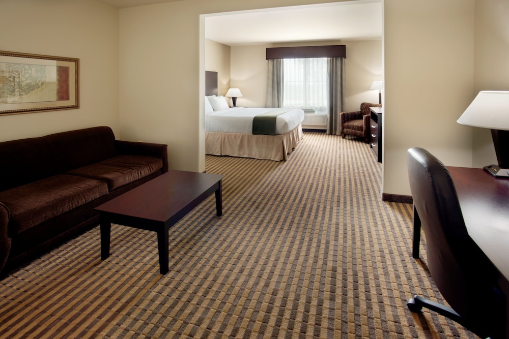 Holiday Inn Express Hotel Suites Marble Falls 35/64