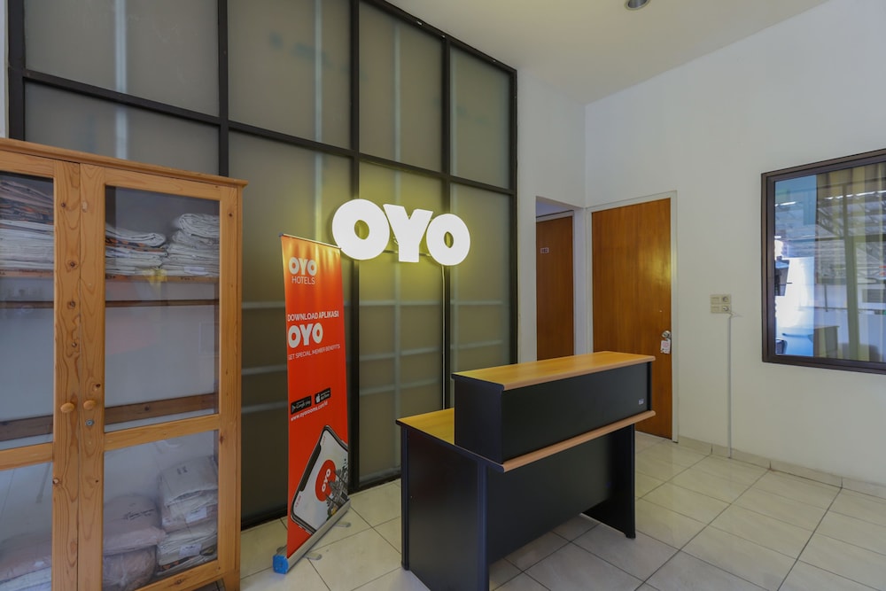 OYO 866 Idola Residence 3/27