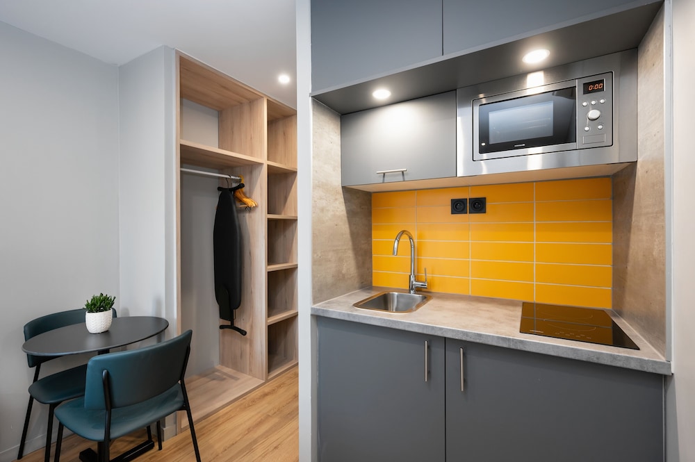 Staycity Aparthotels Gare De L Est 6/46