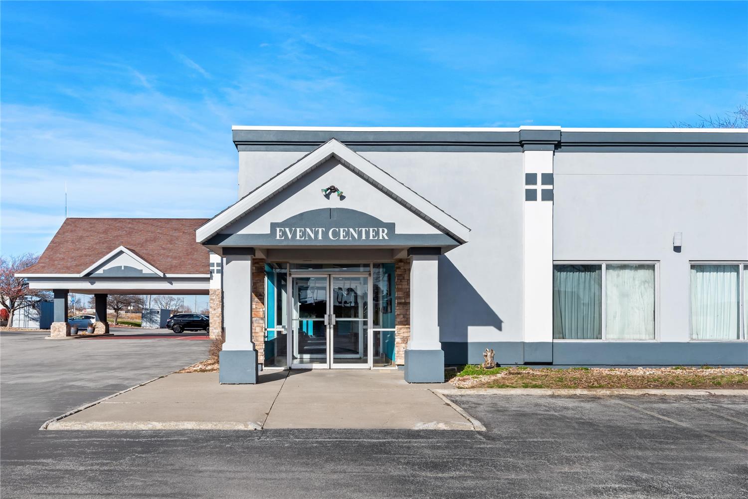 Suburban Studios Fort Dodge 40/44