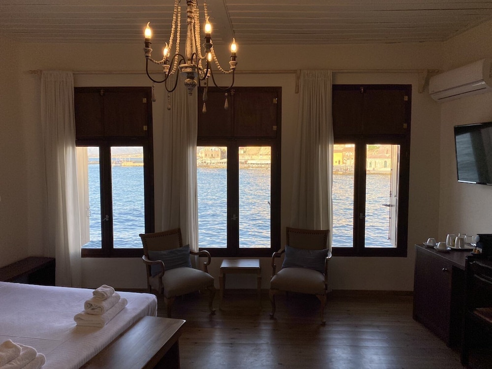 Captain Vasilis Hotel 32/56