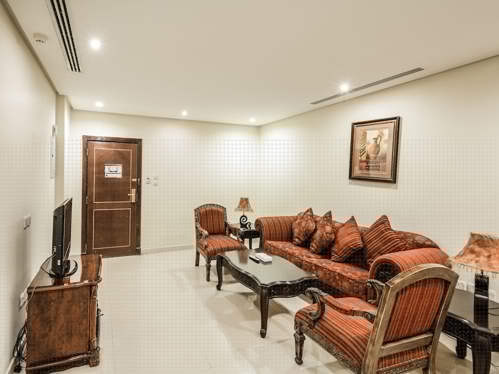 فندق كابيتال أو 162 برزين(Brzeen Hotel) 38/50