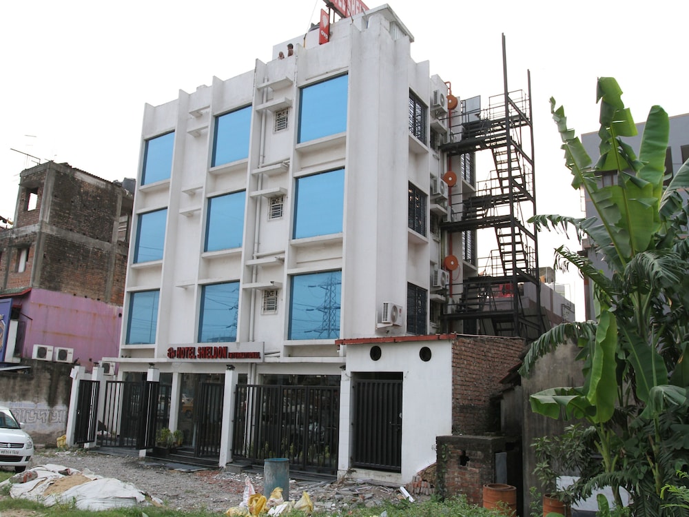 Oyo Rooms Parama Island Em Bypass 2/15