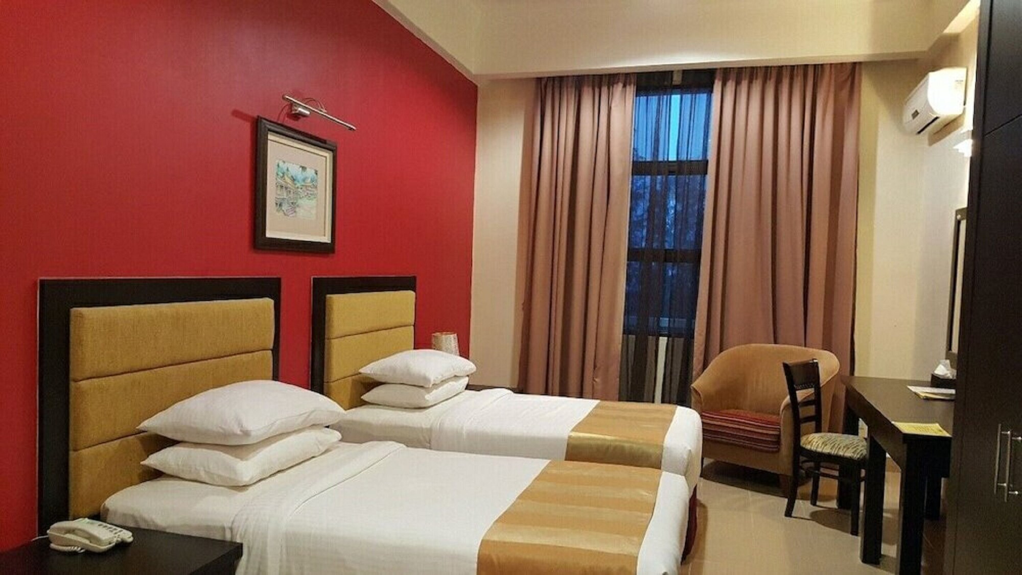SUPERIOR, TWIN BEDS