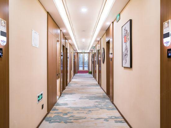 Chonpines Hotel (Beijing Wangfujing Nanluoguxiang Store) 8/33