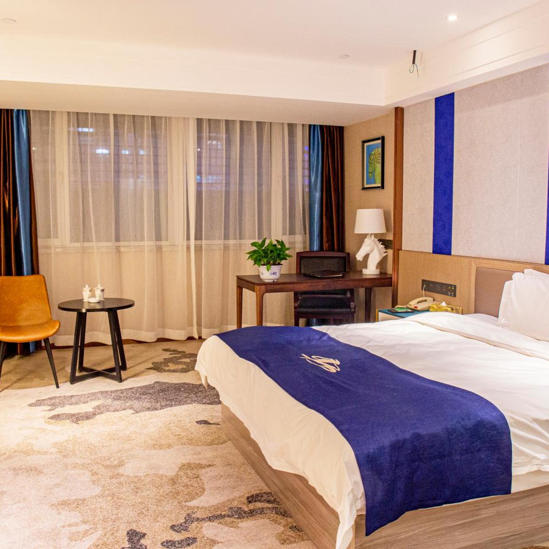 Uiles Hotel 24/45
