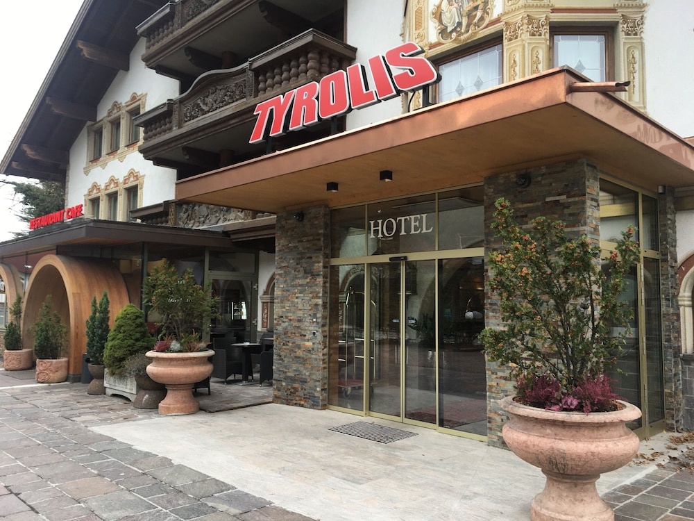 Tyrolis Hotel 2/69