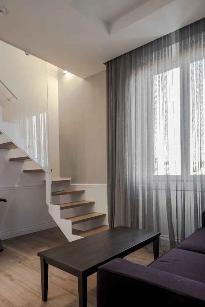 Palazzo Castri 1874 Hotel 63/72