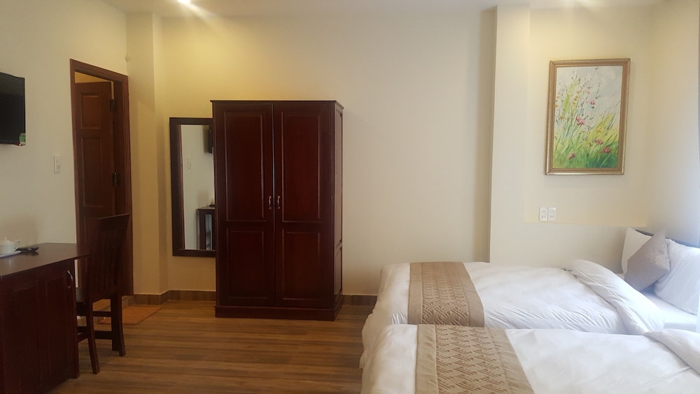 Nam Xuan Premium Hotel 27/68