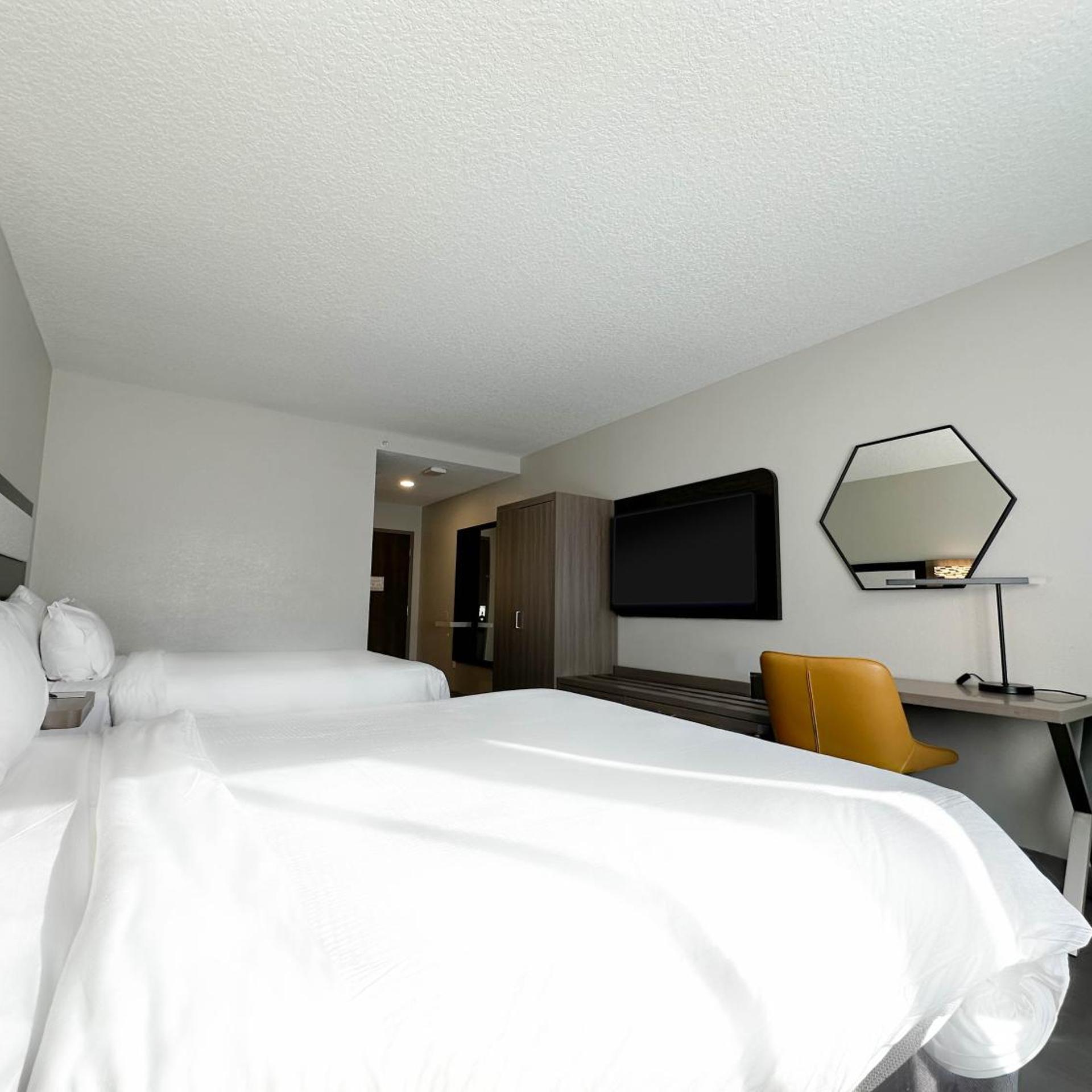 Standard, Queen Bed, Fountain View