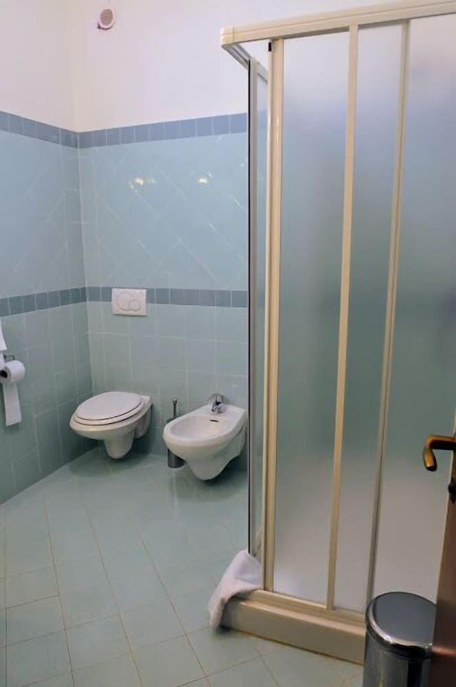 Hotel Albergo Italia 23/33