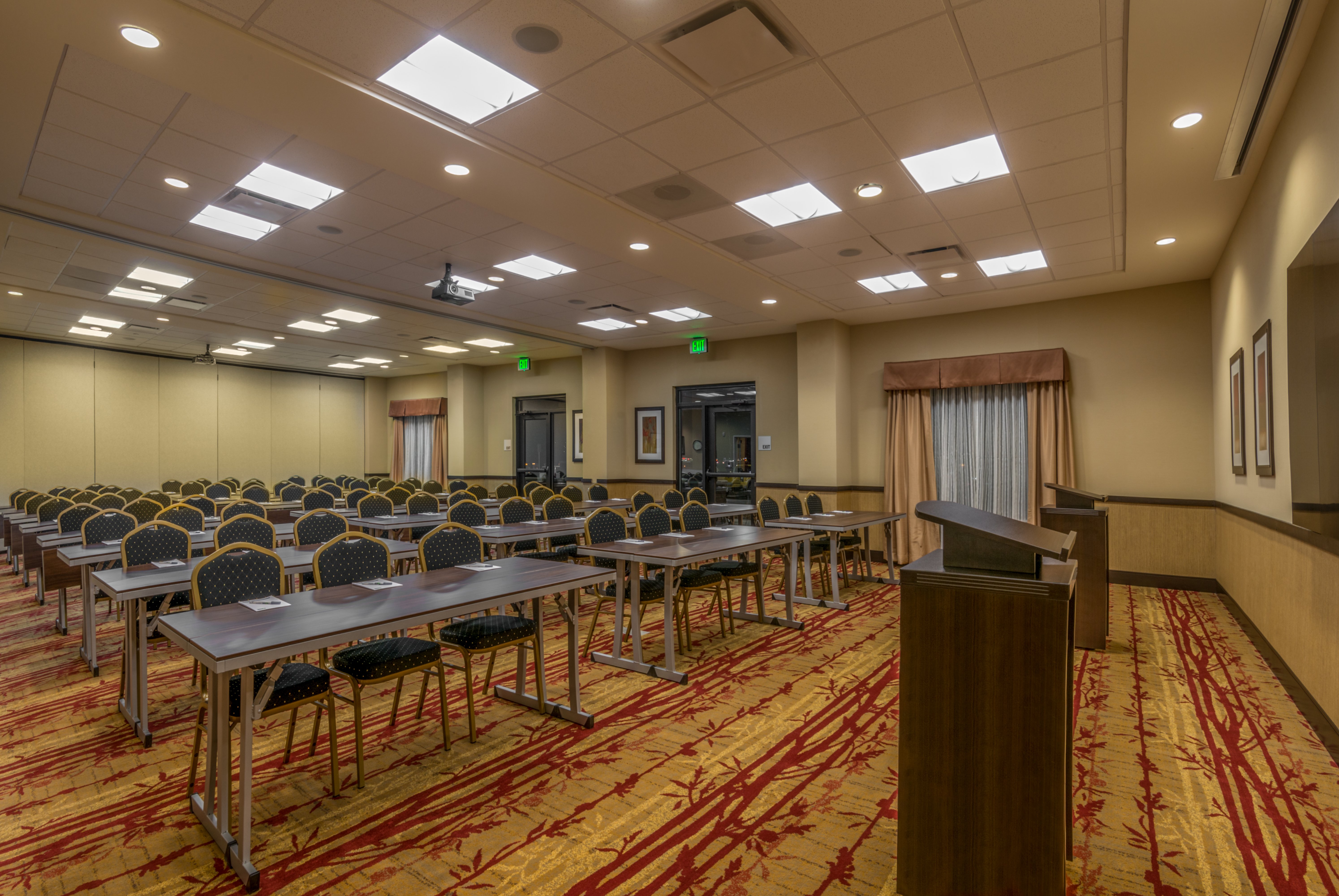 Holiday Inn Express & Suites Denver South - Castle Rock 50/54