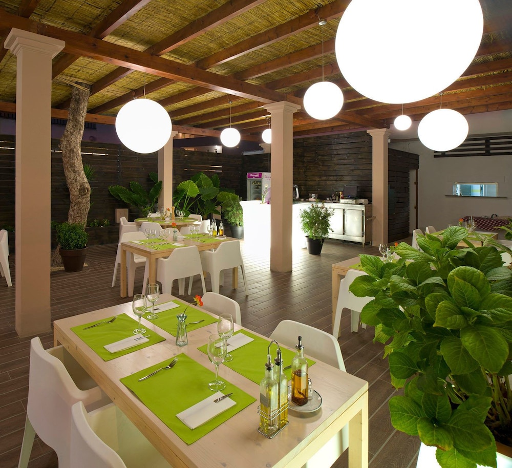 Marvell Club Aparthotel 46/64
