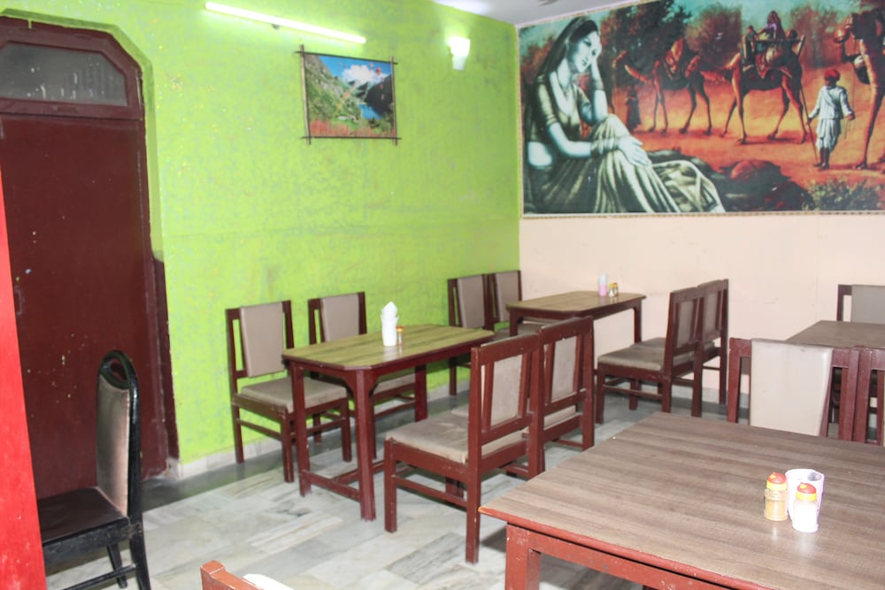 HOTEL RAJ BED AND BREAKFAST 27/36