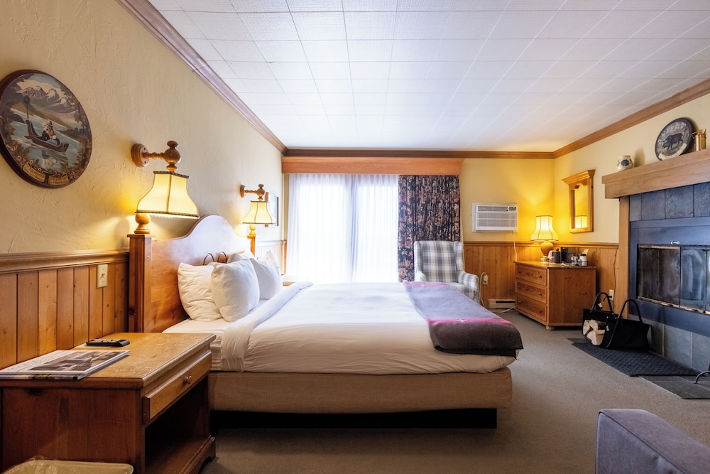 Bavarian, King Bed