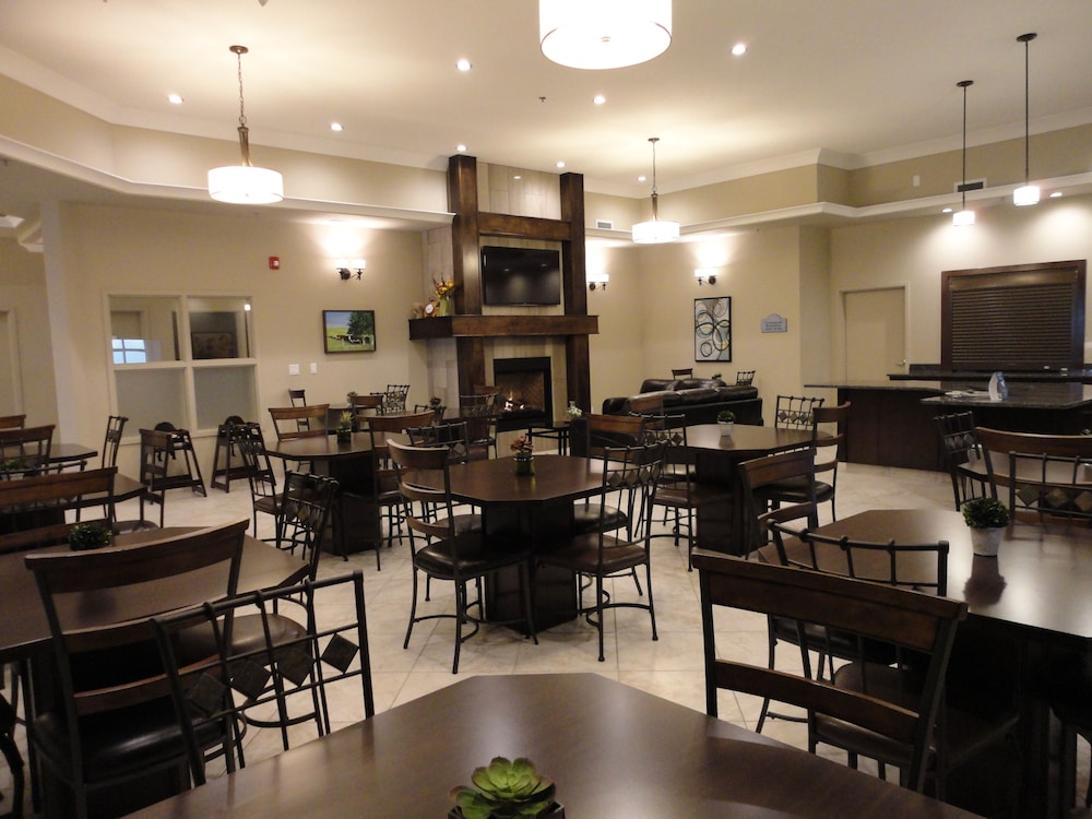 Ramada By Wyndham Emerald Park/Regina East 38/49