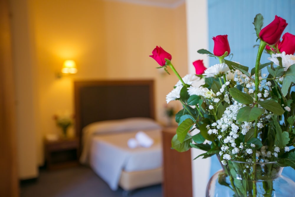 Marina Athens Hotel 34/58
