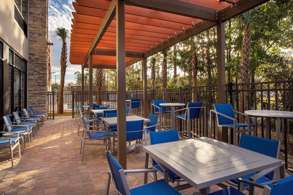 Holiday Inn Express And Suites Kingsland 37/50