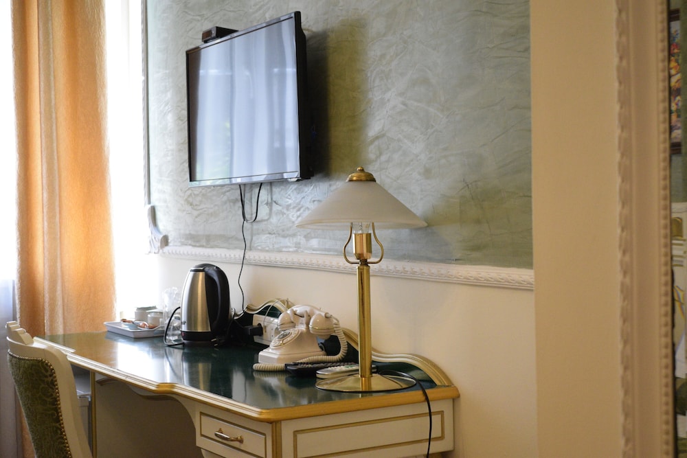 Queens Astoria Design Hotel 13/27