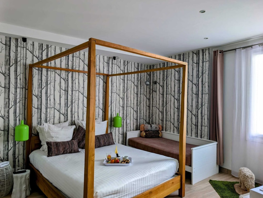 Hotel Mademoiselle 6/50