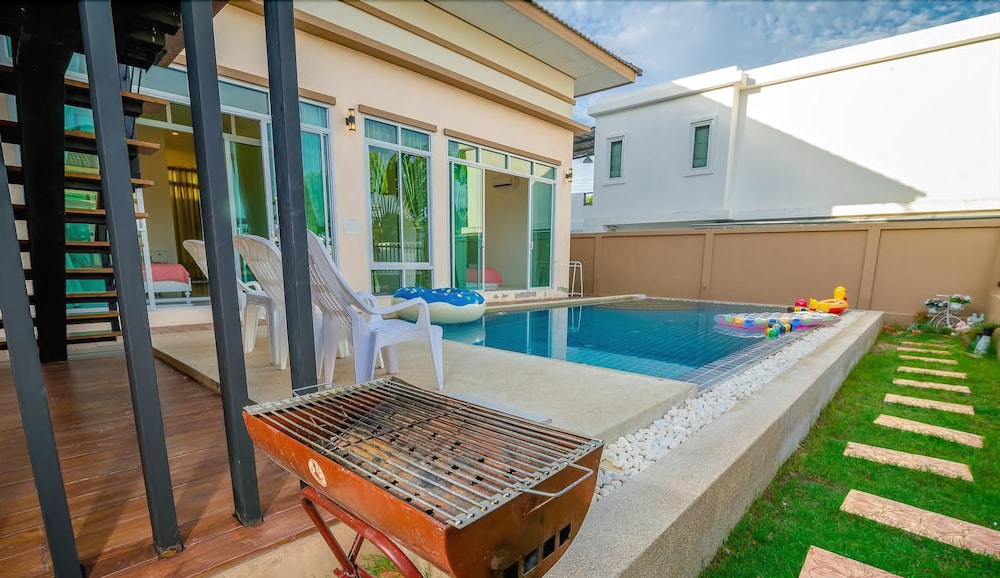 So Cool Pool Villa 10/20