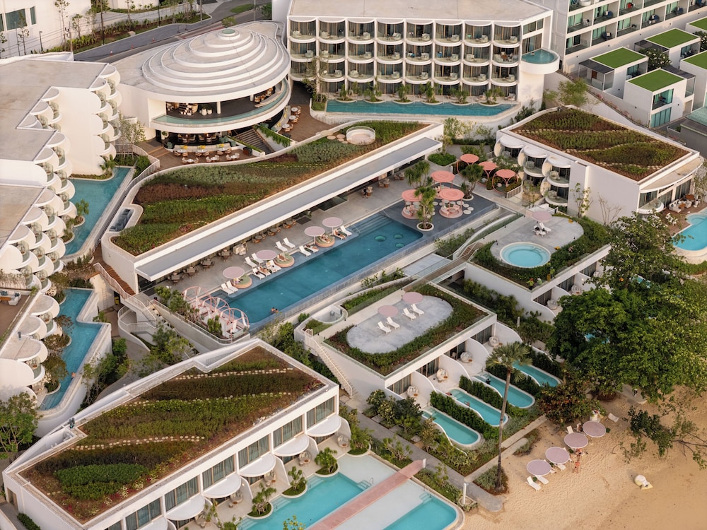 Veranda Resort Phuket, Autograph Collection in Wichit