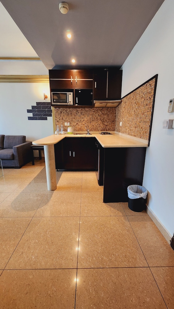 Lavender Home Hotel 48/56