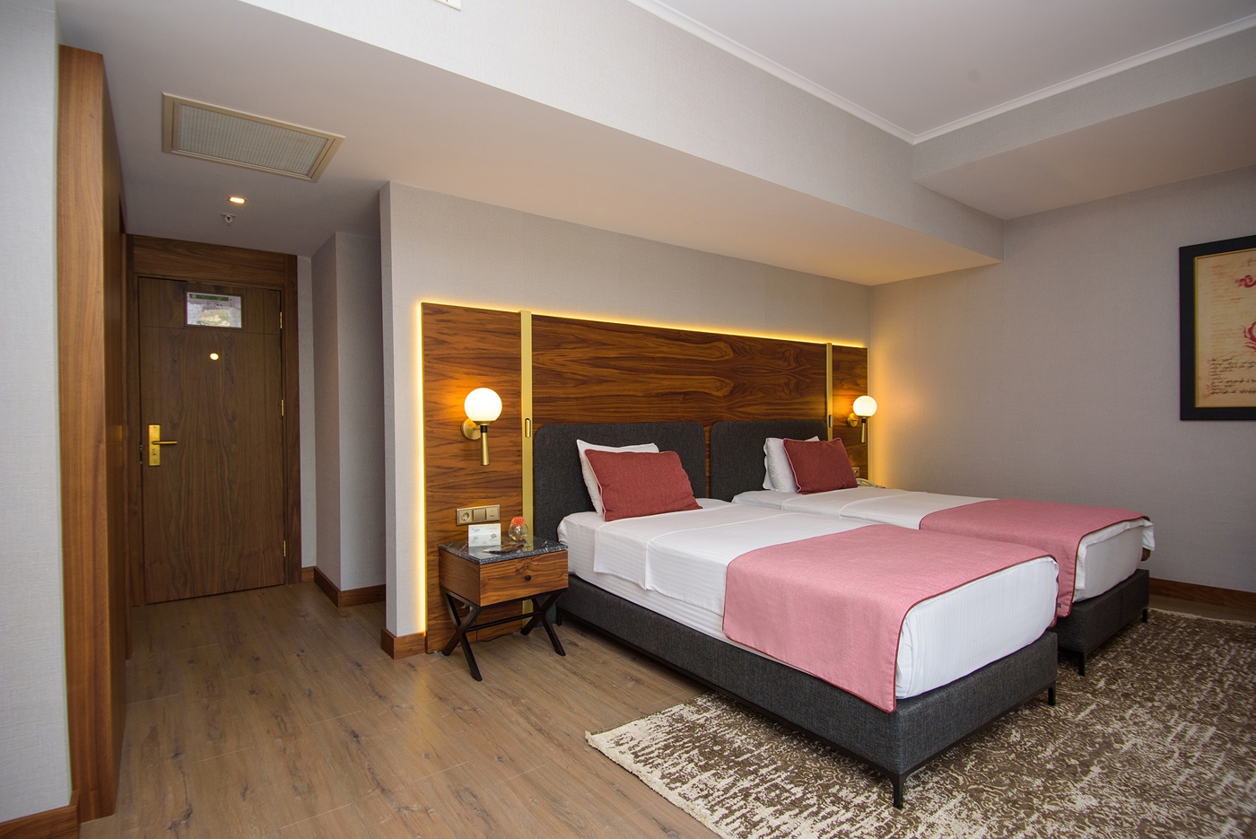 SUPERIOR TWIN ROOM