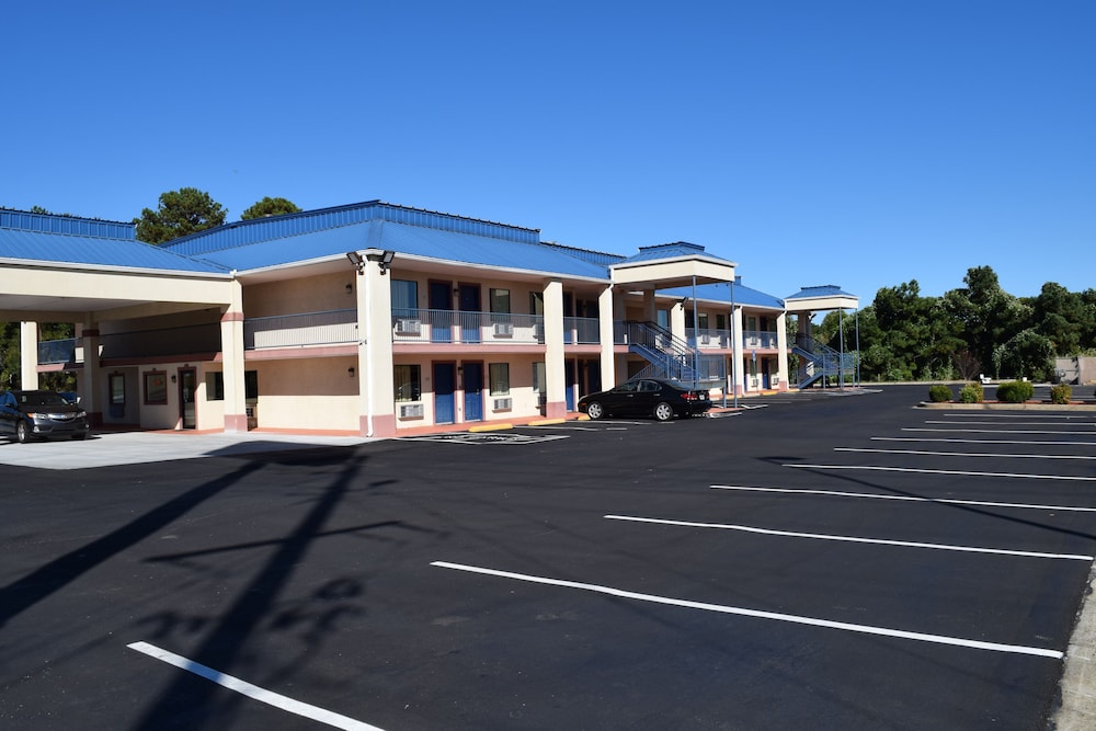 Royal Inn Douglasville 25/28