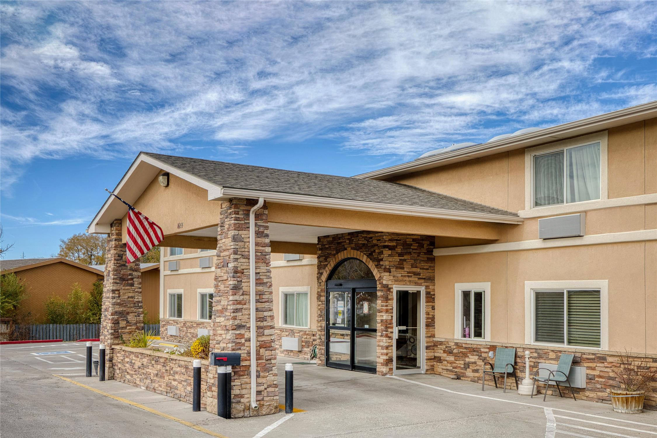 SureStay Plus by Best Western Montrose 4/48
