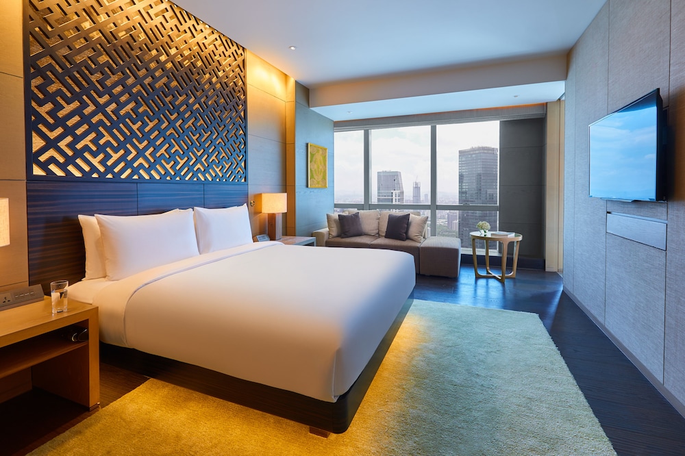 PARK HYATT GUANGZHOU 24/71