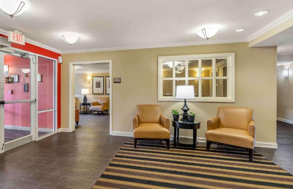 Studio 6 Extended Stay Chicago Vernon Hills Lincolnshire IL 32/58