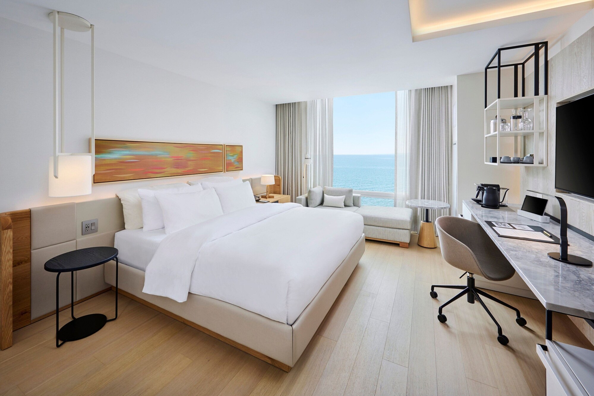 Studio, King Bed, Lake View, The Pearle Hotel & Spa, Autograph Collection 3/9
